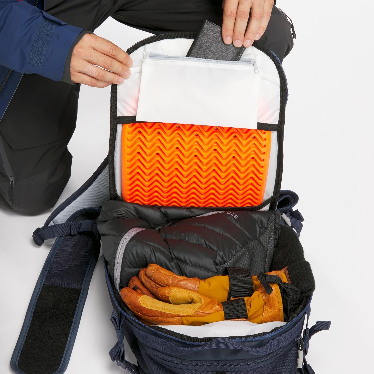 WEDZE Freeride Ski Snowboard Backpack - FR 500 DEFENSE L / XL 18 WEDZE Freeride Ski Snowboard Backpack - FR 500 DEFENSE L / XL - Image 16