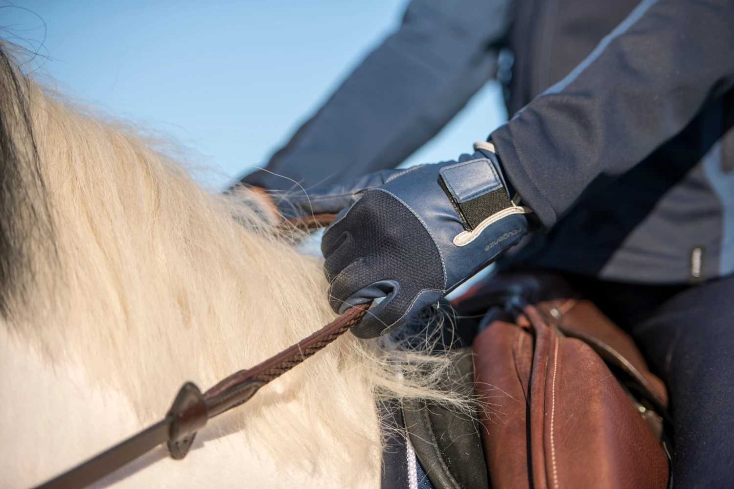 560 Kids' Horse Riding Gloves 5 560 Kids' Horse Riding Gloves - Image 3
