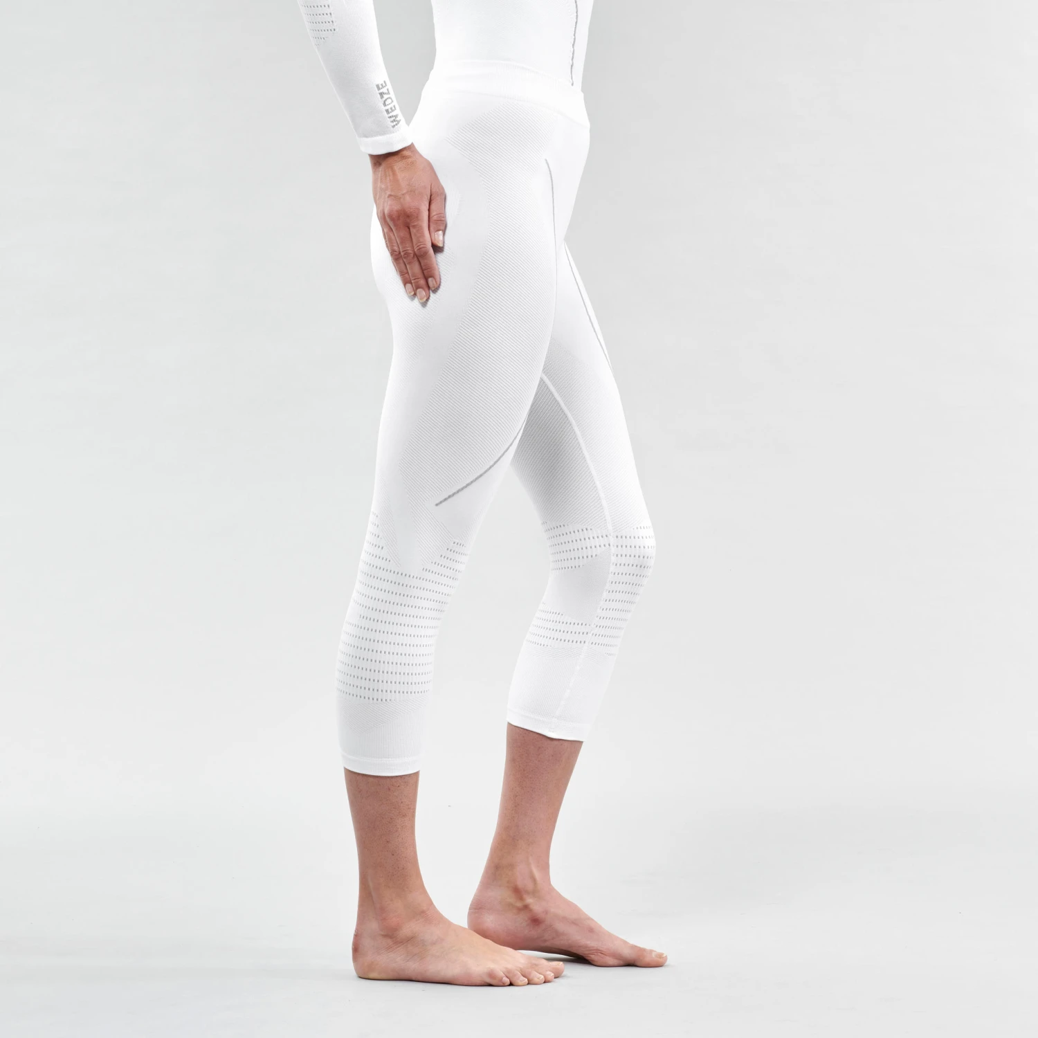 WEDZE Women's Ski Base Layer - BL 980 Seamless Bottom 5 WEDZE Women's Ski Base Layer - BL 980 Seamless Bottom - Image 3