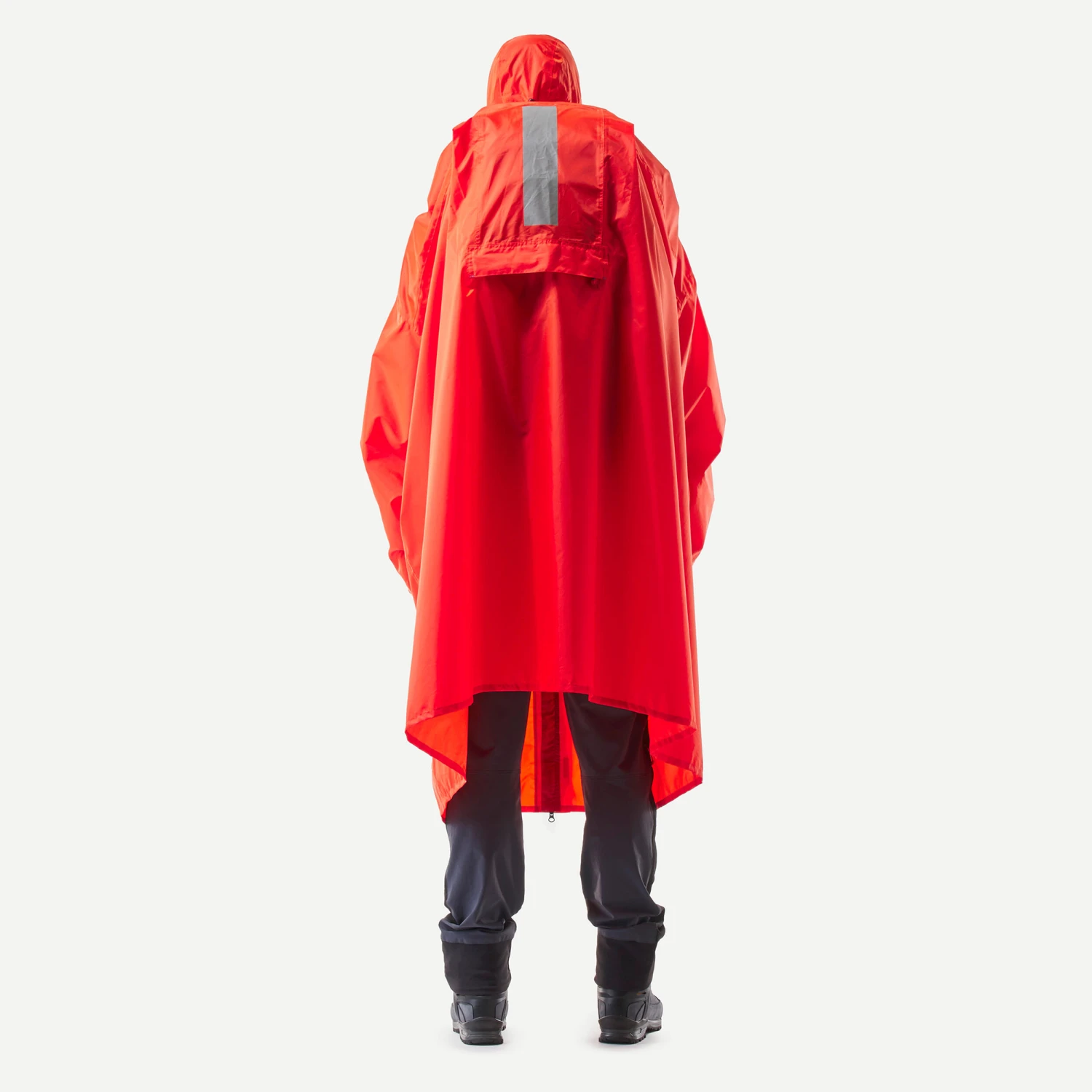 Quechua Hiking Rain Poncho - MT900 - 75L - Red 10 Quechua Hiking Rain Poncho - MT900 - 75L - Red - Image 8