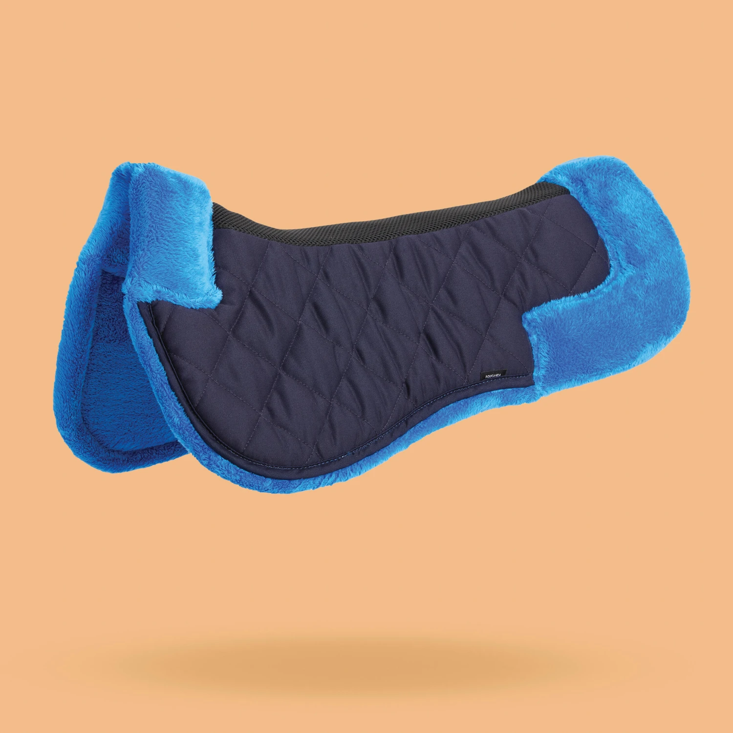 Horse & Pony Synthetic Sheepskin Saddle Pad 500 3 Horse & Pony Synthetic Sheepskin Saddle Pad 500