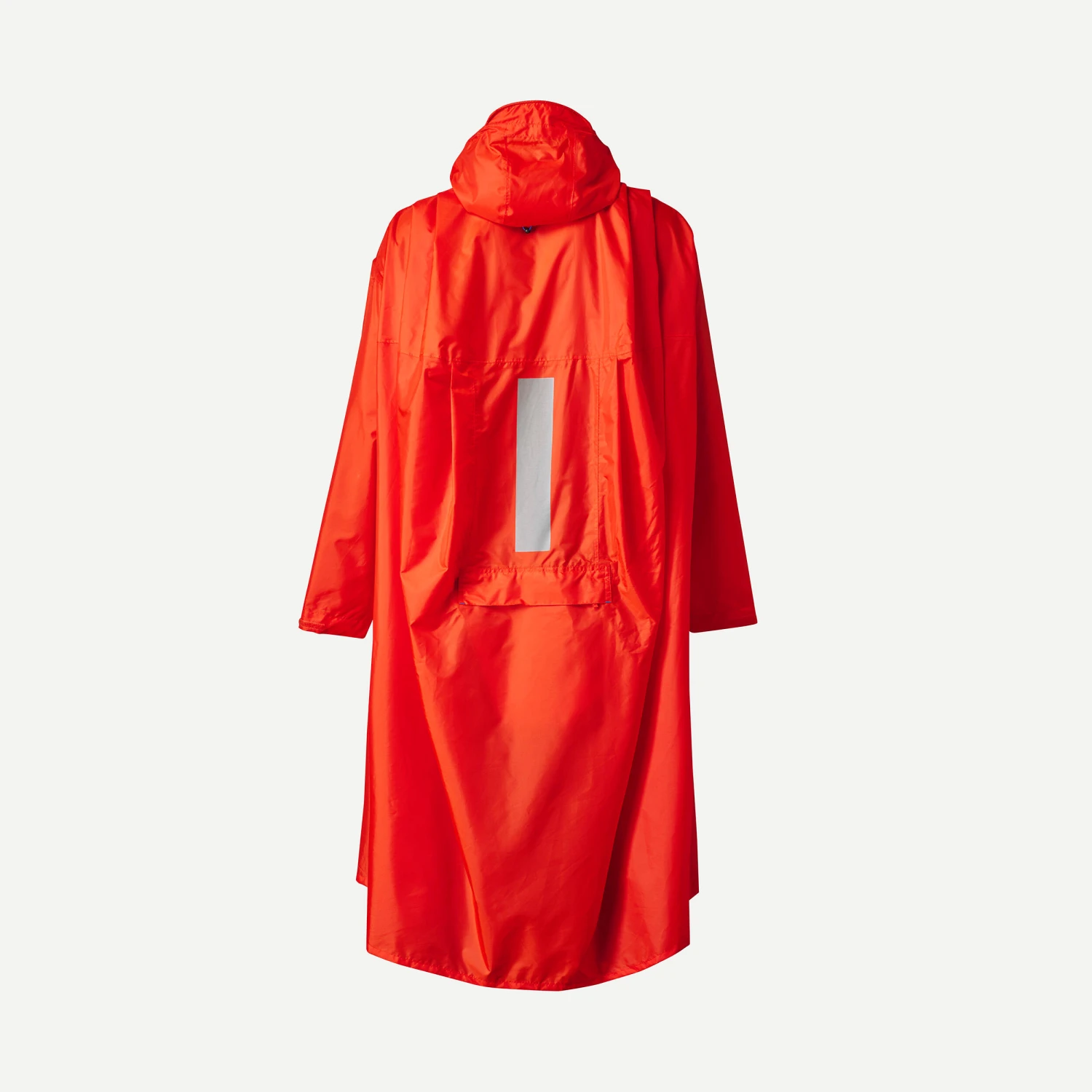 Quechua Hiking Rain Poncho - MT900 - 75L - Red 4 Quechua Hiking Rain Poncho - MT900 - 75L - Red - Image 2