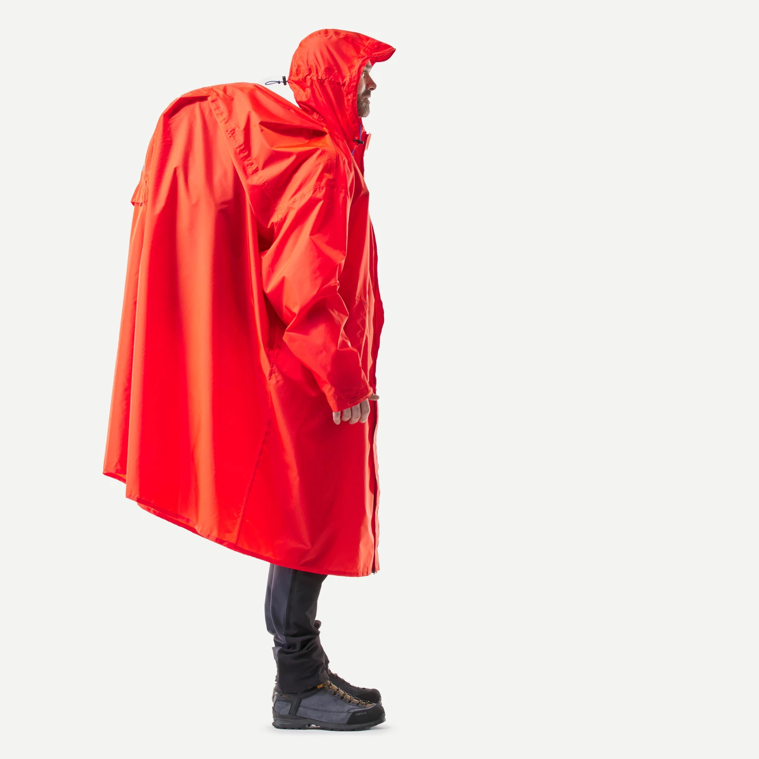 Quechua Hiking Rain Poncho - MT900 - 75L - Red 9 Quechua Hiking Rain Poncho - MT900 - 75L - Red - Image 7
